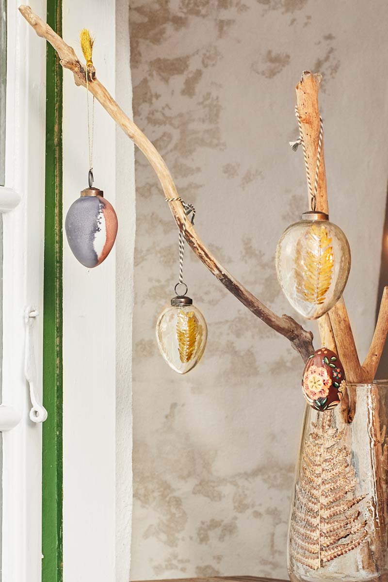 Hanging Easter Egg with Leaves