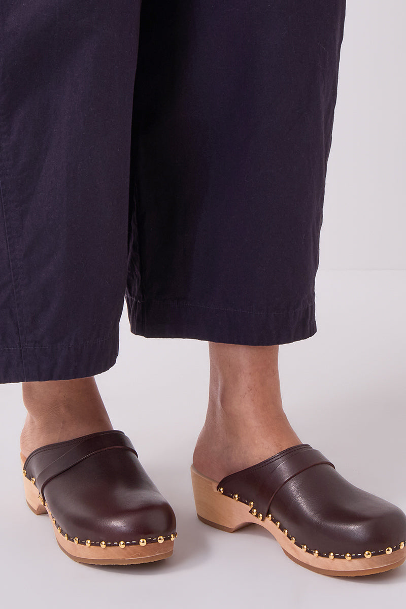 Yren Rock Chocolate Clogs